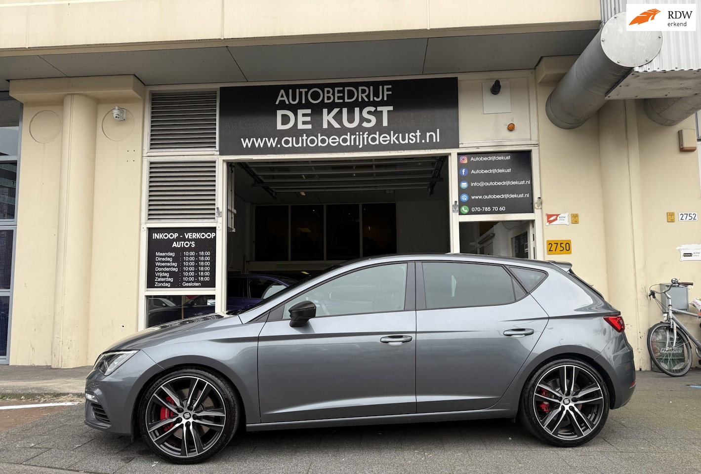 SEAT Leon - 2.0 TSI Cupra 300PK 2018 Lage km Kuipstoelen - AutoWereld.nl