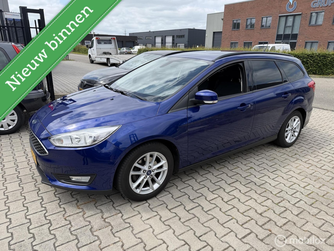 Ford Focus Wagon - 1.0 Titanium 1.0 Titanium - AutoWereld.nl