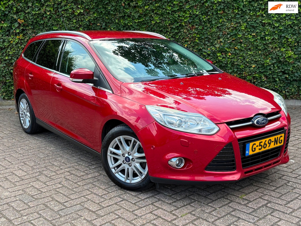 Ford Focus Wagon - 1.6 EcoBoost Titanium | Navi | Leder | Camera | Stoelverwarming - AutoWereld.nl