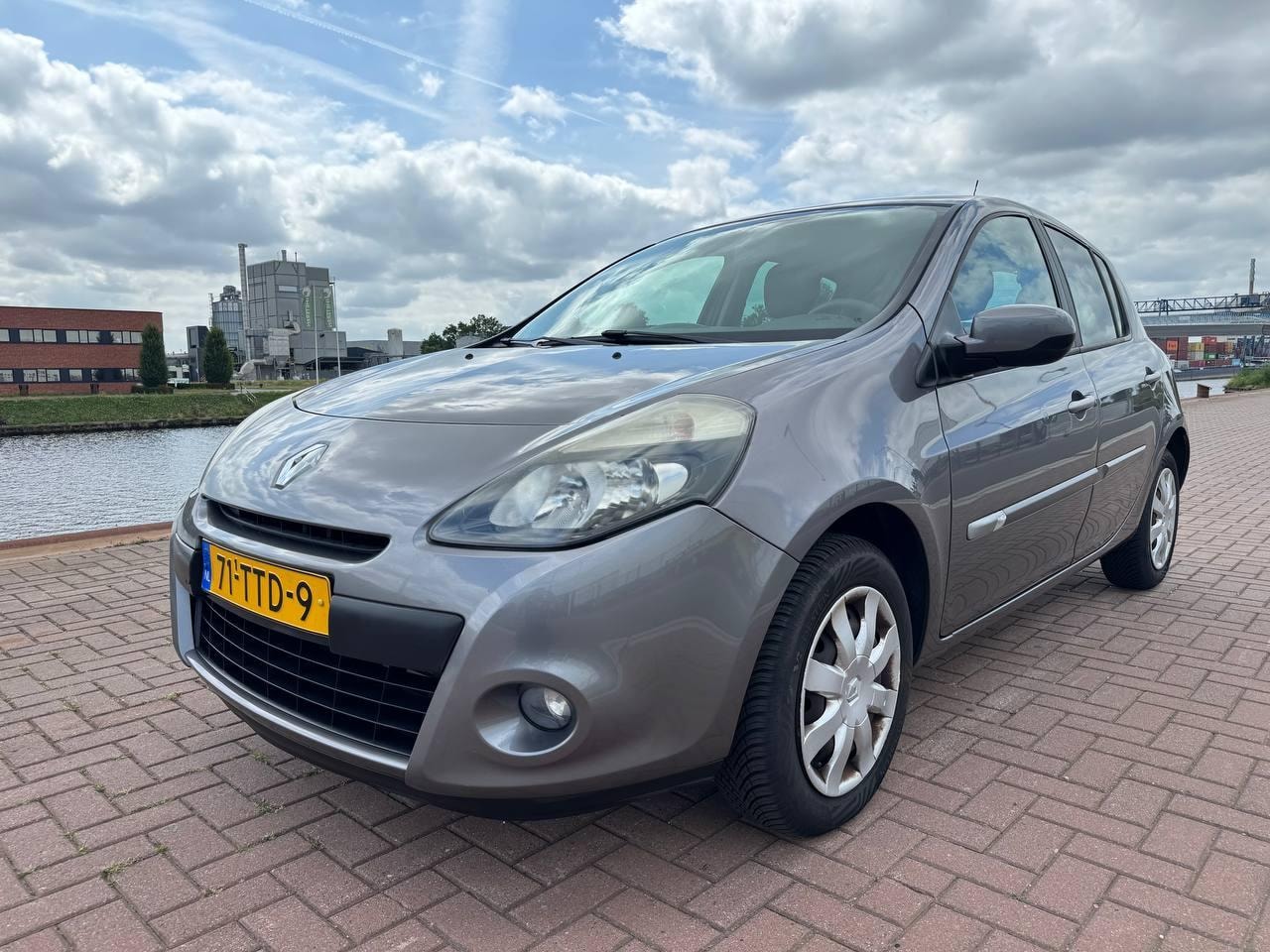 Renault Clio - 1.2 /Airco/Cruise control/5 drs/Nieuwe APK - AutoWereld.nl