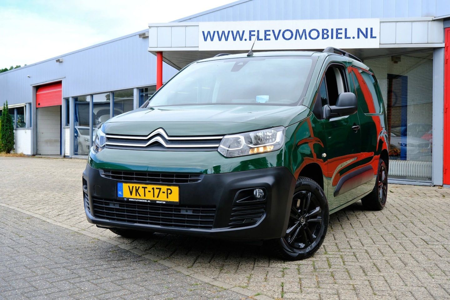 Citroën Berlingo - 1.5 BlueHDI Driver 3-pers Aut. Navi|1e Eig|Cam|Adapt.Cruise|HUD|Clima|LMV - AutoWereld.nl