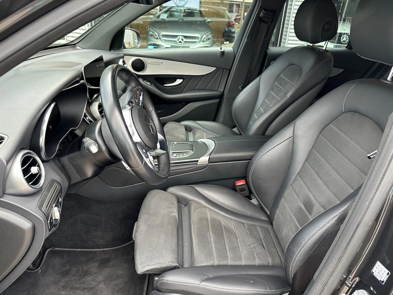 Mercedes-Benz GLC-klasse - 300e 4MATIC Business Solution AMG | Night Pakket