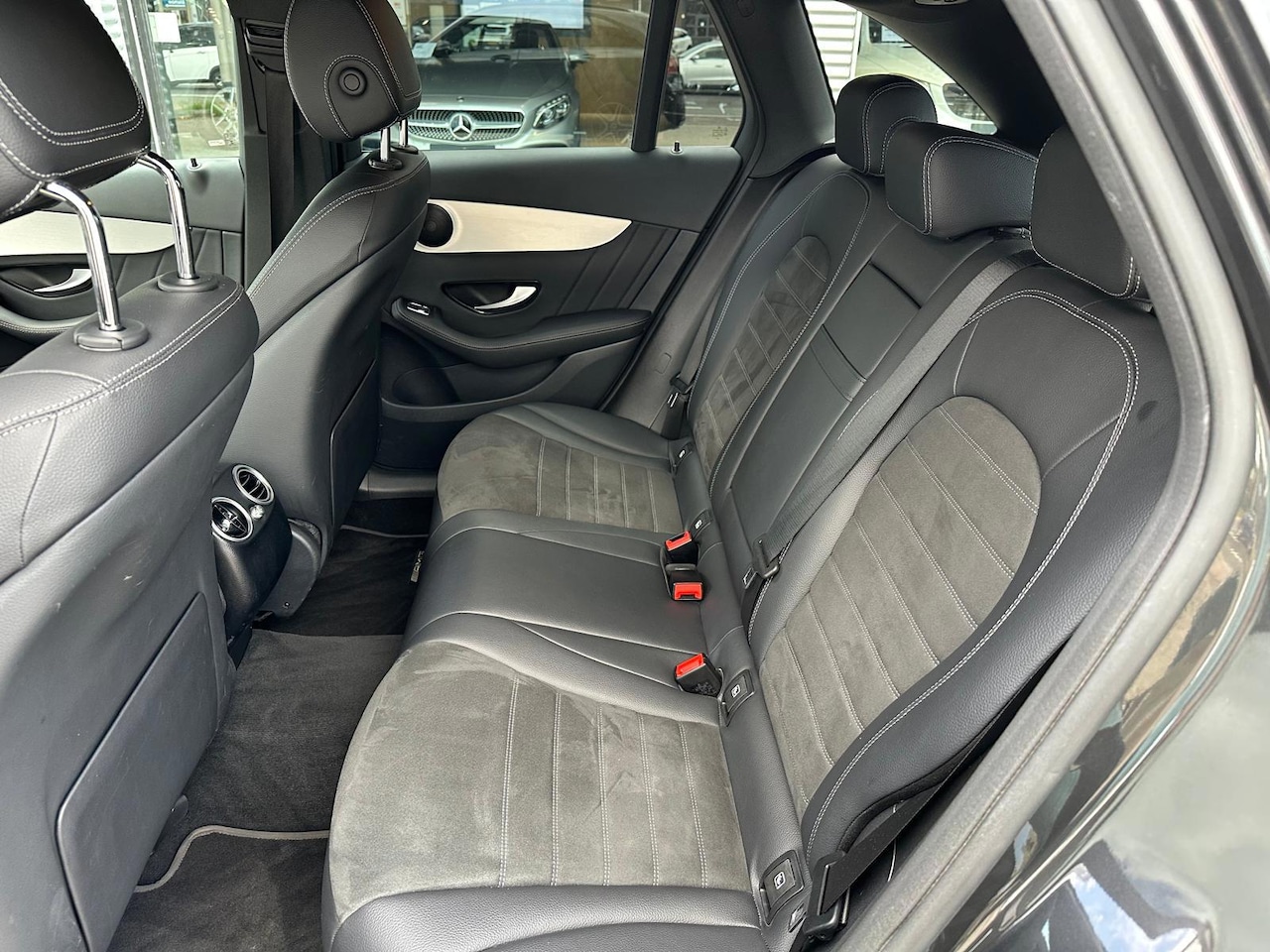 Mercedes-Benz GLC-klasse - 300e 4MATIC Business Solution AMG | Night Pakket