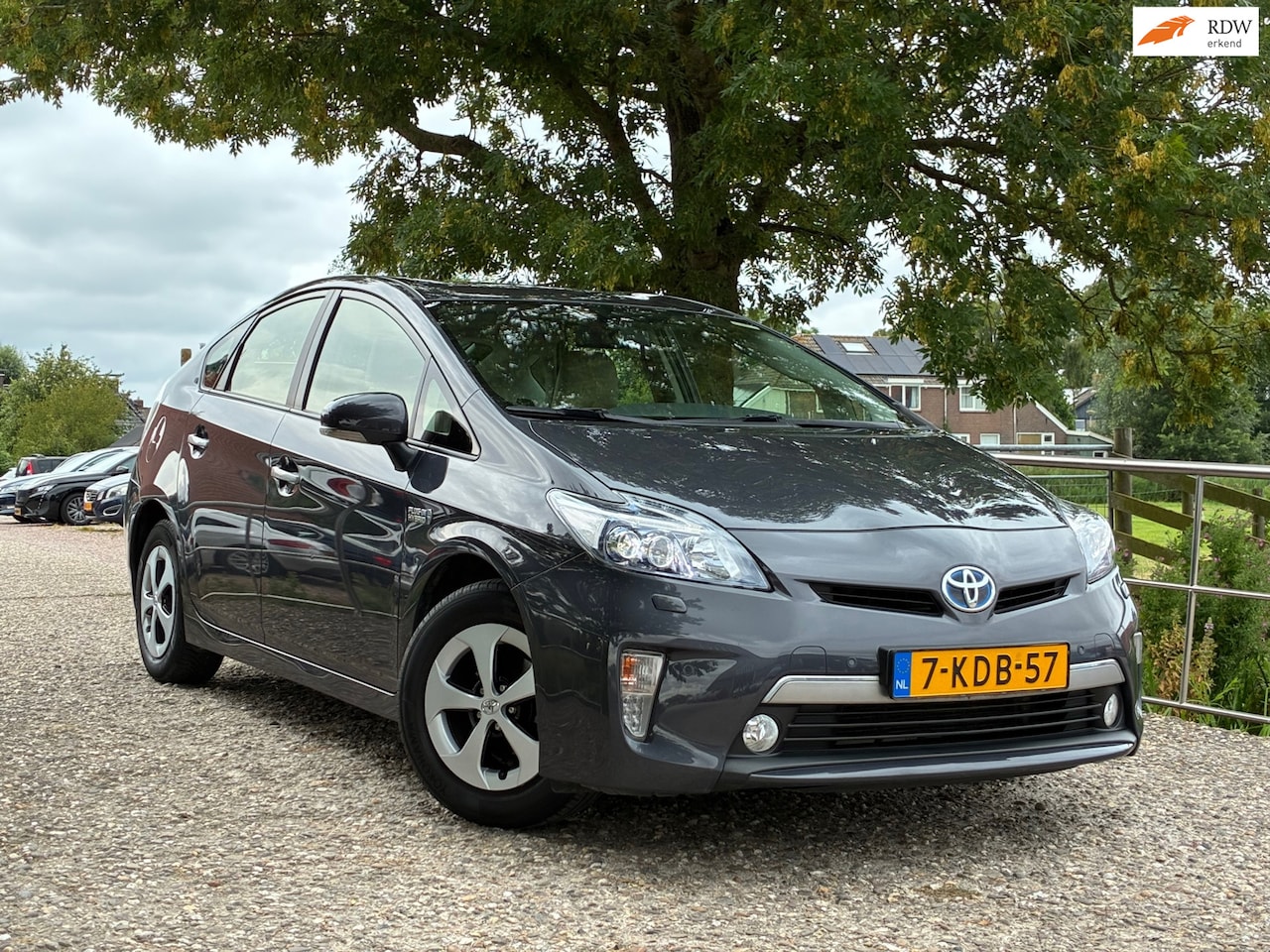 Toyota Prius - 1.8 Plug-in Dynamic Business | 1e Eigenaar + Achteruitrijcamera Nu €8.975 - AutoWereld.nl