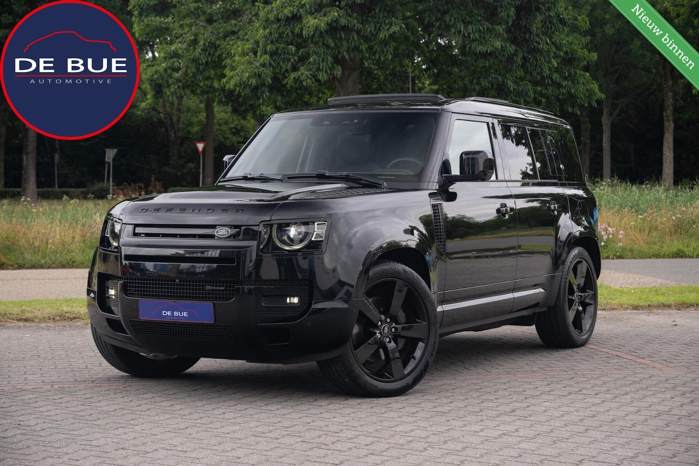 Land Rover Defender 110 - 2.0 P400e X-Dynamic HSE|XS Edition|1 Eigenaar|Org NL NAP|Panoramadak|Trekhaak|Luchtvering| - AutoWereld.nl