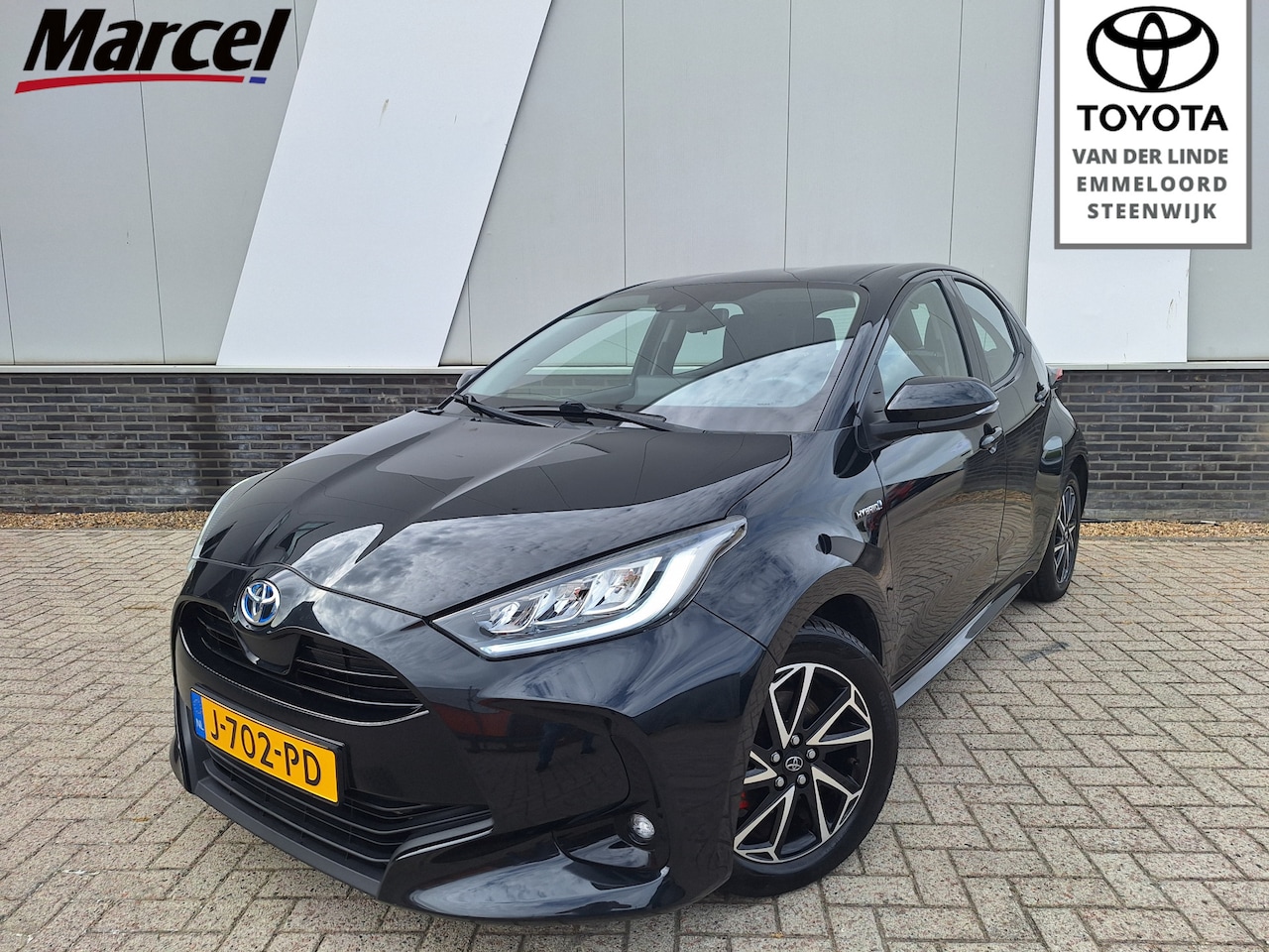 Toyota Yaris - 1.5 Hybrid First Edition Navi LM velgen Lederen bekleding Apple/Android auto - AutoWereld.nl