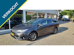 Toyota Avensis Touring Sports - 1.8 VVT-i Dynamic Automaat/Trekhaak/Cruise-control/Camera