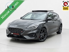 Ford Focus - 2.3 EcoBoost ST-3 PANO|B&O|KEYLESS|CAMERA|280PK|