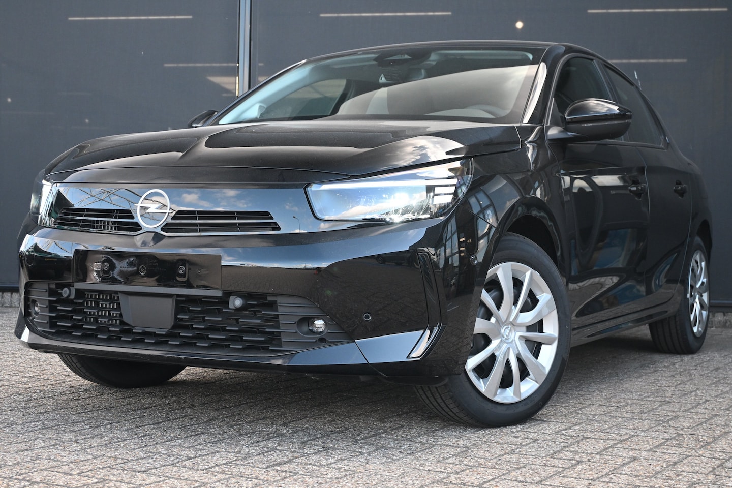 Opel Corsa - Edition | Dode hoek waarschuwing | Draadloze Apple Carplay en Android Auto | LED koplampen - AutoWereld.nl