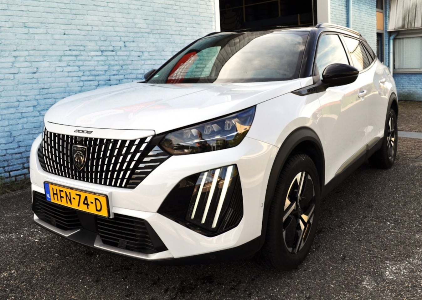 Peugeot 2008 - 1.2 GT Autom Leer/alc elec stoel mass LED rondomz camera - AutoWereld.nl