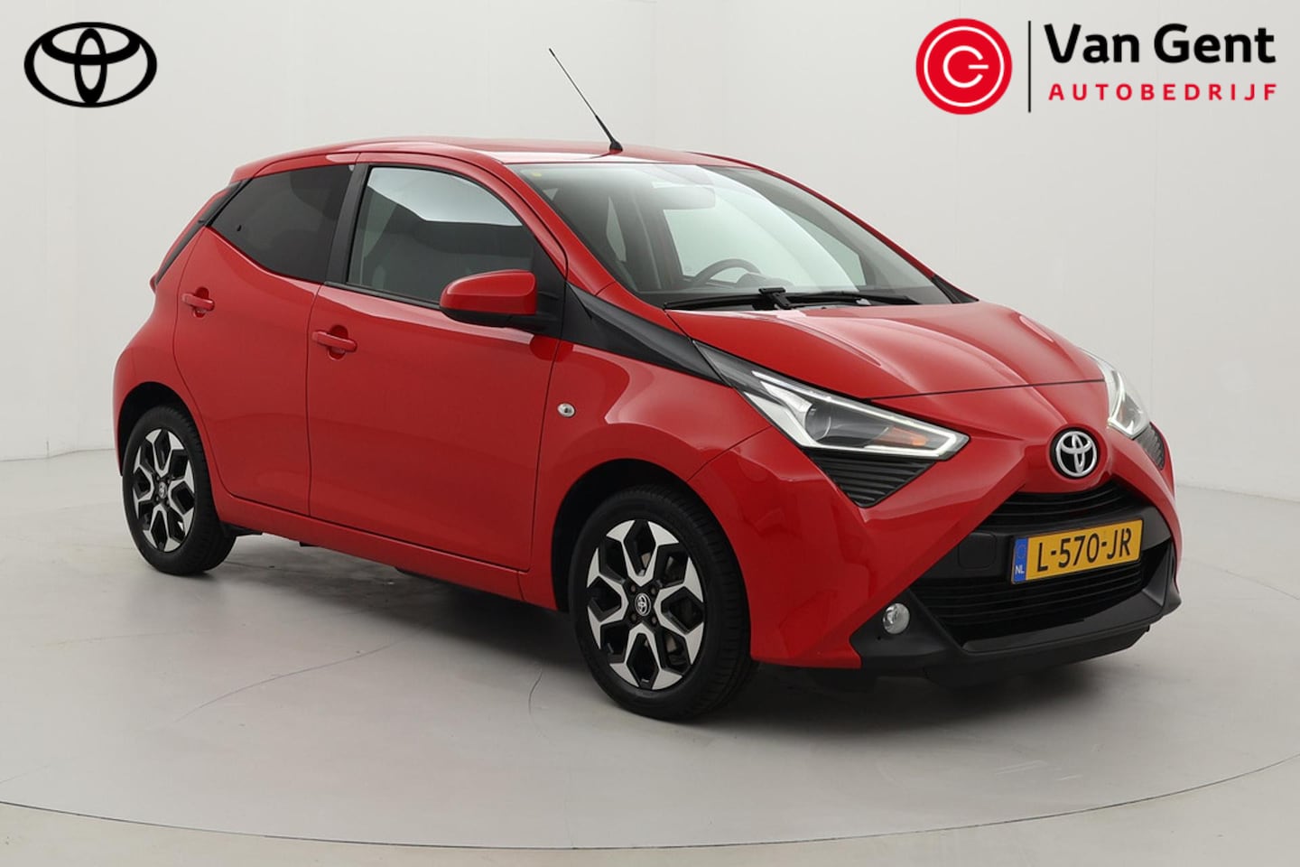 Toyota Aygo - 1.0 VVT-i x-joy | Apple Carplay / Android Auto | Clima | Camera | 15 inch | Bluetooth | DA - AutoWereld.nl