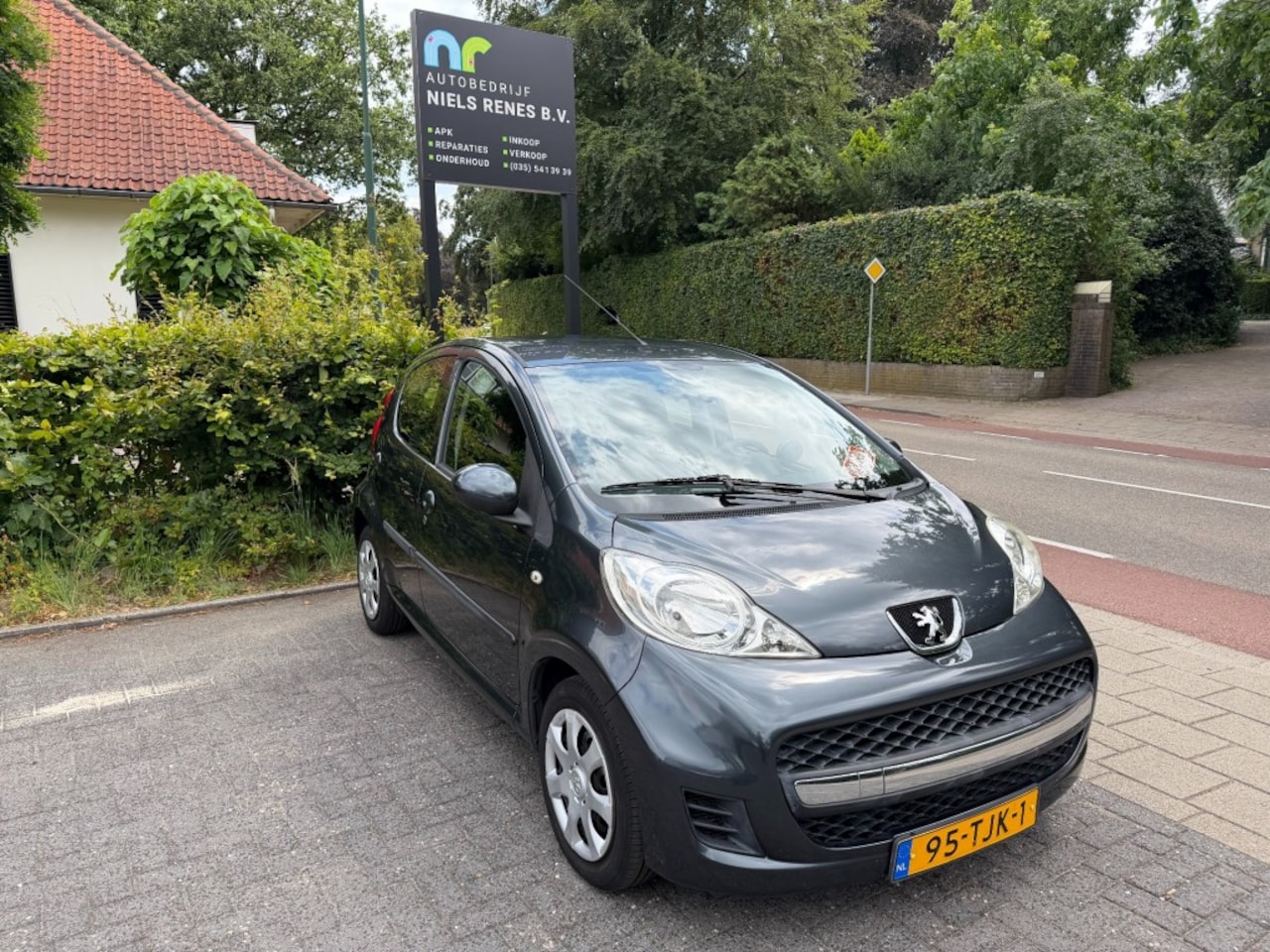 Peugeot 107 - 1.0/2012/Airco/5 DR/APK/Beurt/Elektrische ramen - AutoWereld.nl