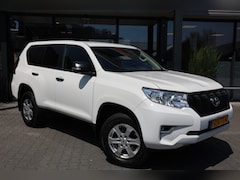 Toyota Land Cruiser 150 - 2.8 D-4D 5DRS COMFORT A/T VAN