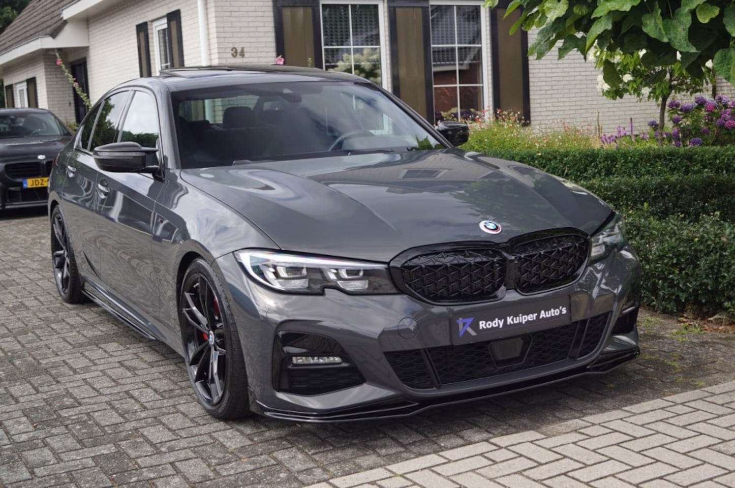 BMW 3-serie - 330e (292pk) M3 Stoelen//Panodak/M340I Look/Trekhaak/Carbon - AutoWereld.nl