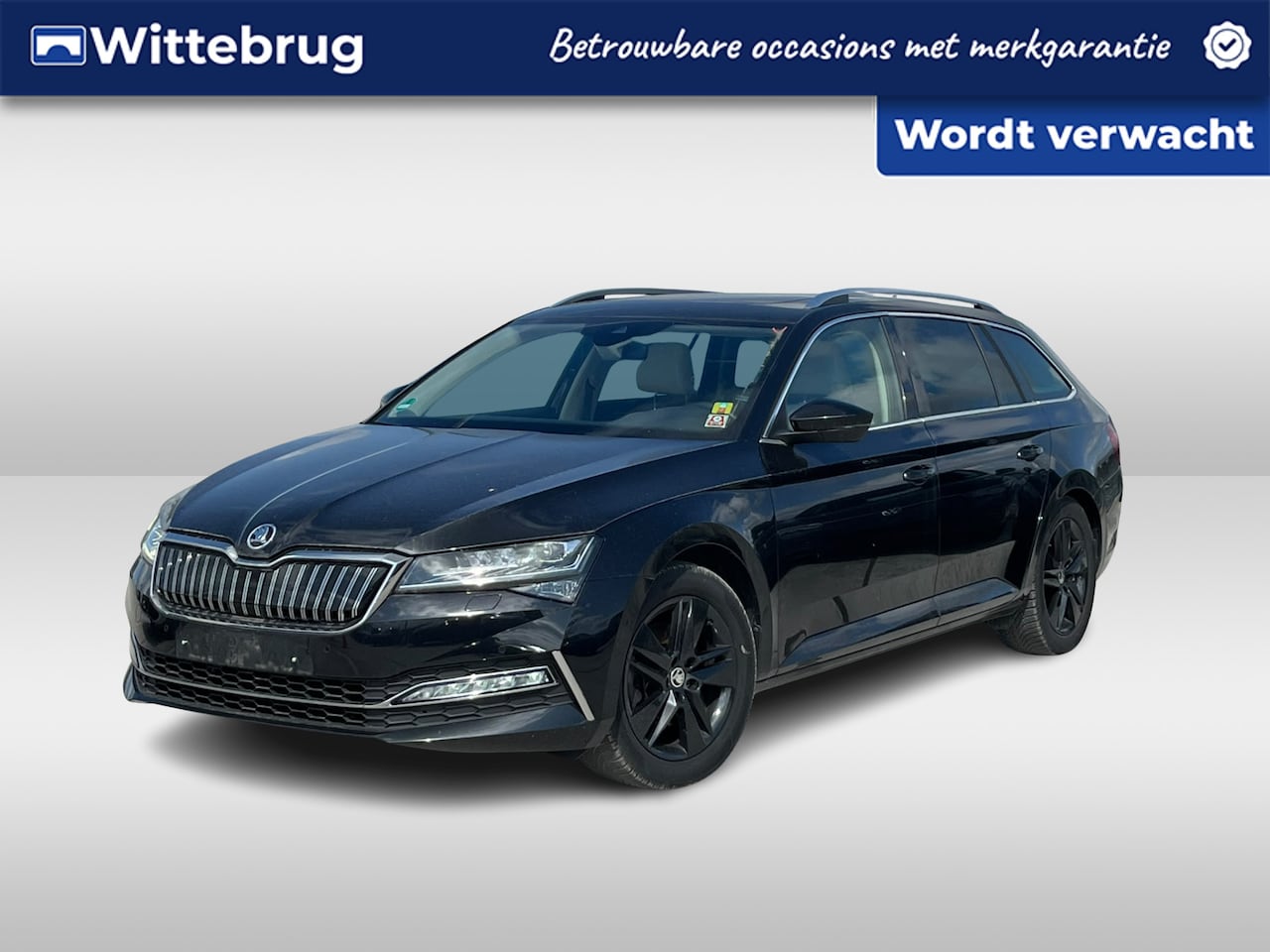 Skoda Superb Combi - 1.4 TSI 218pk iV DSG Style / Panorama dak / Beige Leder / App. Connect / Achteruitrijcamer - AutoWereld.nl