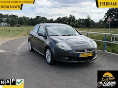 Fiat Bravo - 1.4 T-Jet Airco 5deur pano Pdc trekhaak Apk 2027