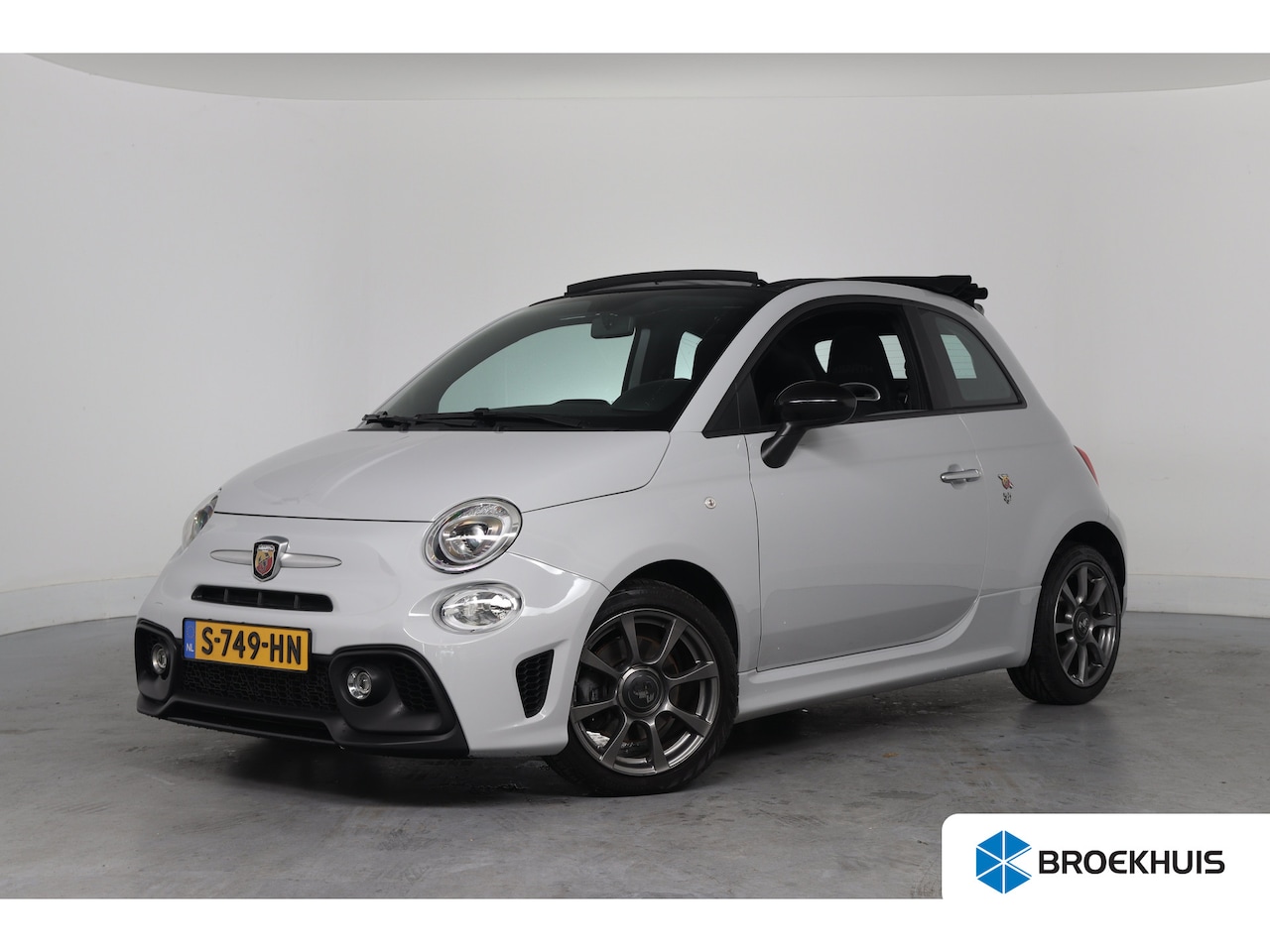 Fiat 500 C - 1.4 T-Jet 70th Anniversary Cabrio | Elektrisch Bedienbare Kap | Parkeersensoren | Bluetoot - AutoWereld.nl