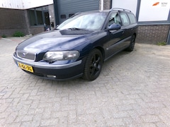 Volvo V70 - 2.3 T-5 Comfort Line automaat MOTORSCHADE