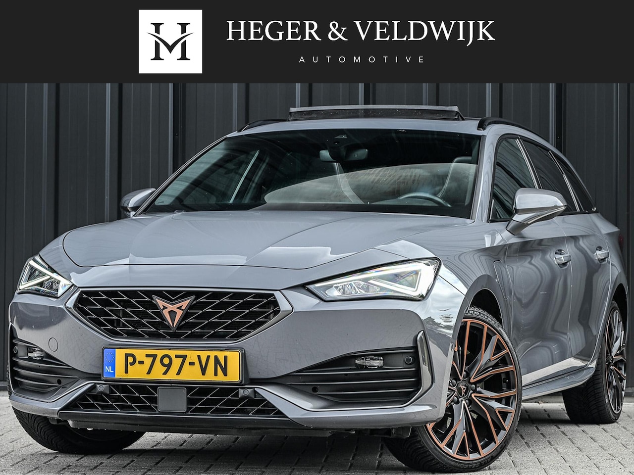 CUPRA Leon Sportstourer - 1.4 e-Hybrid 245 | Panoramadak | Camera | Stoelverwarming | Ambiance Interieur | Adaptive - AutoWereld.nl