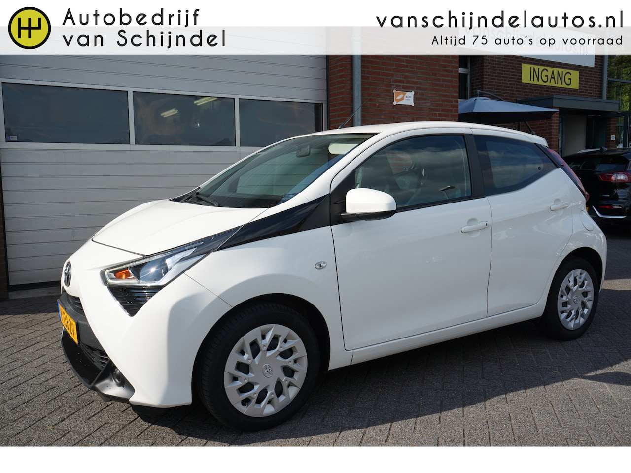 Toyota Aygo - 1.0 VVT-I X-PLAY LUXE 5DEURS ORIGINEEL NEDERLANDS PERF ONDERHOUDEN CAMERA ANDROID/APPLECAR - AutoWereld.nl