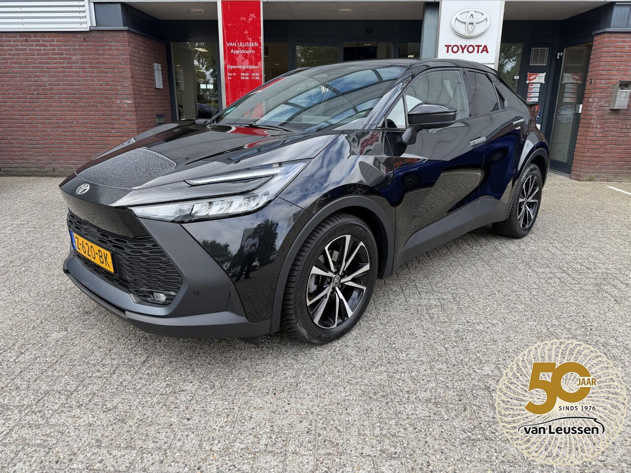 Toyota C-HR - 1.8 Hybrid 140 Dynamic APPLE/ANDROID BLIND-SPOT KEYLESS PARKSENSOREN PARKCAMERA AD-CRUISE - AutoWereld.nl