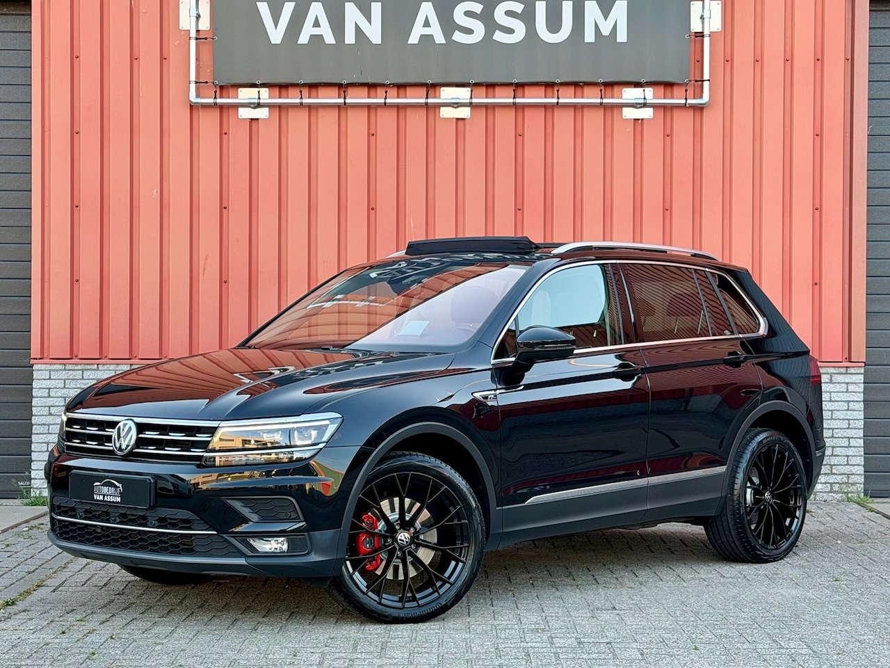 Volkswagen Tiguan - 2.0 TSI 4Motion Pano Virtual 360 HUD Carplay - AutoWereld.nl