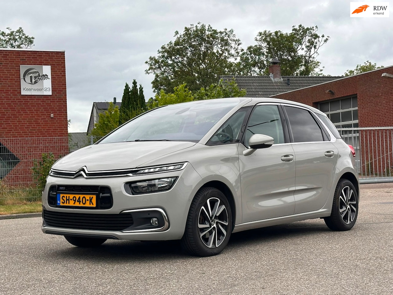 Citroën C4 Picasso - 1.2 PureTech Shine Automaat*Achteruit camera*Distributie VV*Navigatie*Cruise*Clima*Stoelve - AutoWereld.nl