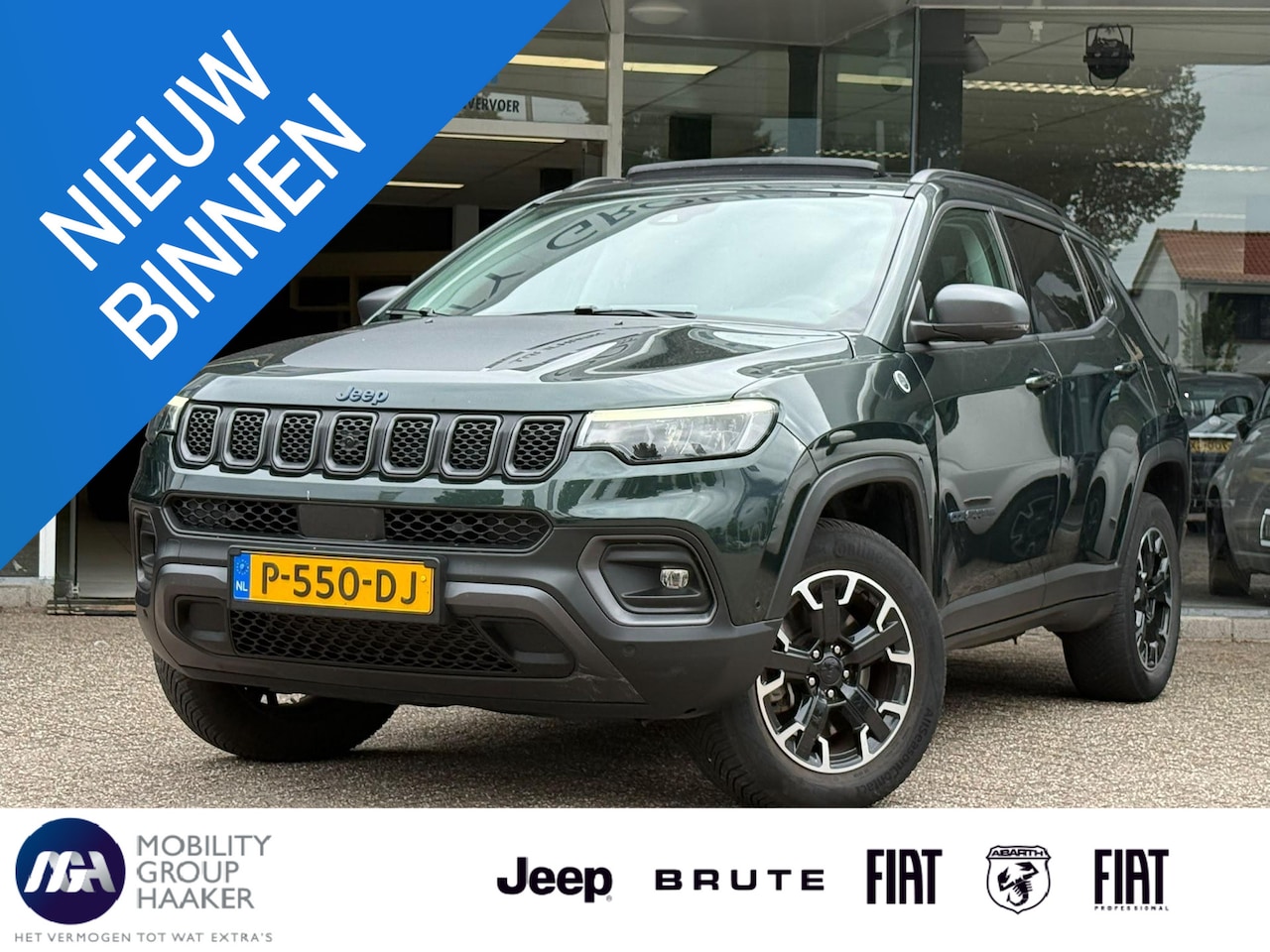 Jeep Compass - 4xe 240 Plug-in Hybrid Electric Trailhawk | Schuif-Kanteldak | Carplay | Camera - AutoWereld.nl