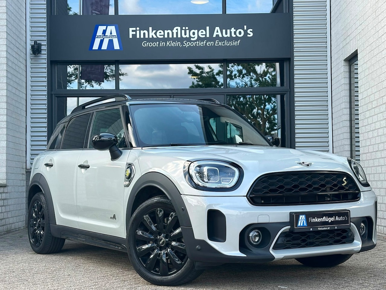 MINI Countryman - 1.5 Cooper S E ALL4 YOURS Black-Pack Facelift |Leder |Sfeer |Union Jack | - AutoWereld.nl