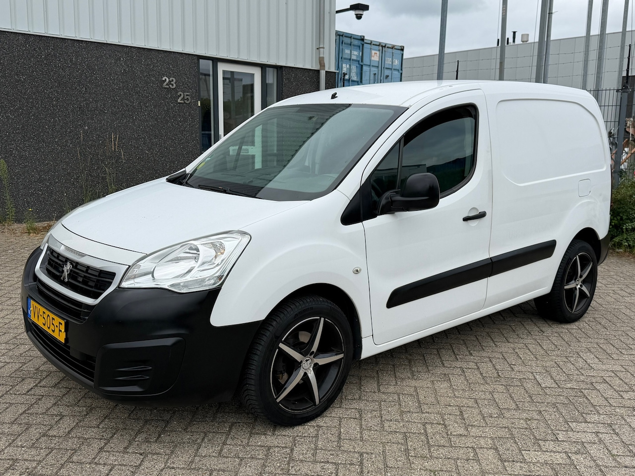 Peugeot Partner - 122 1.6 HDi 90 L1 XR 2016 AIRCO - AutoWereld.nl