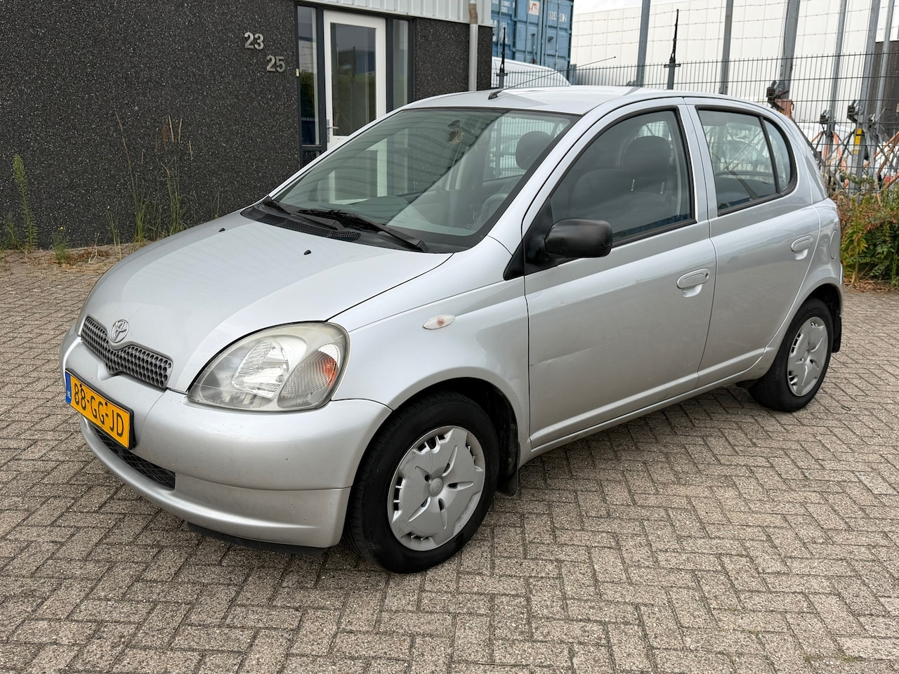 Toyota Yaris - 1.3-16V VVT-i Luna 1.3-16V VVT-i Luna 2000 - AutoWereld.nl