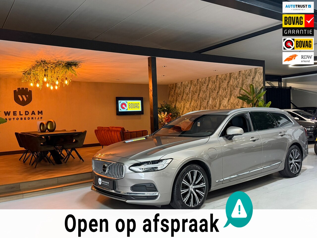 Volvo V90 - 2.0 T6 AWD Inscription|340PK|ACC|LaneAssist|Luxe|Camera|Elektr.Trekhaak|Garantie|Rijklaar - AutoWereld.nl