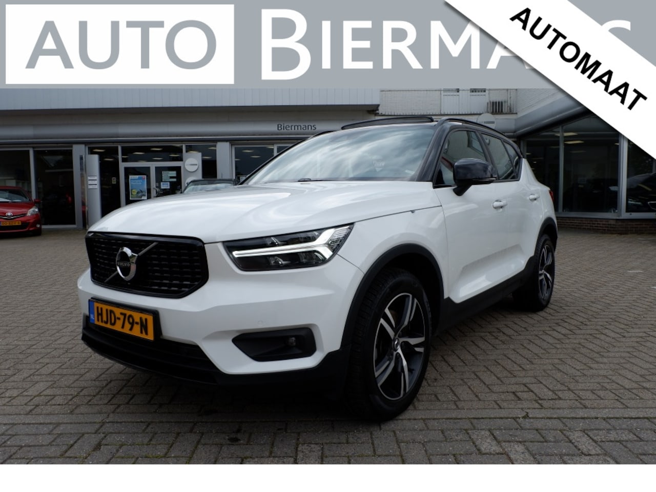 Volvo XC40 - 2.0 T4 AWD R-Design / INCL. 12 mnd BOVAG / Schuif-kantel dak - AutoWereld.nl
