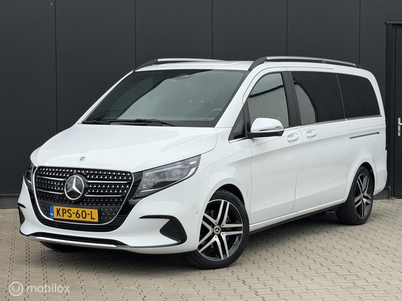 Mercedes-Benz V-klasse - 300d L2 Avantgarde |7 PERS | TREKHAAK | - AutoWereld.nl