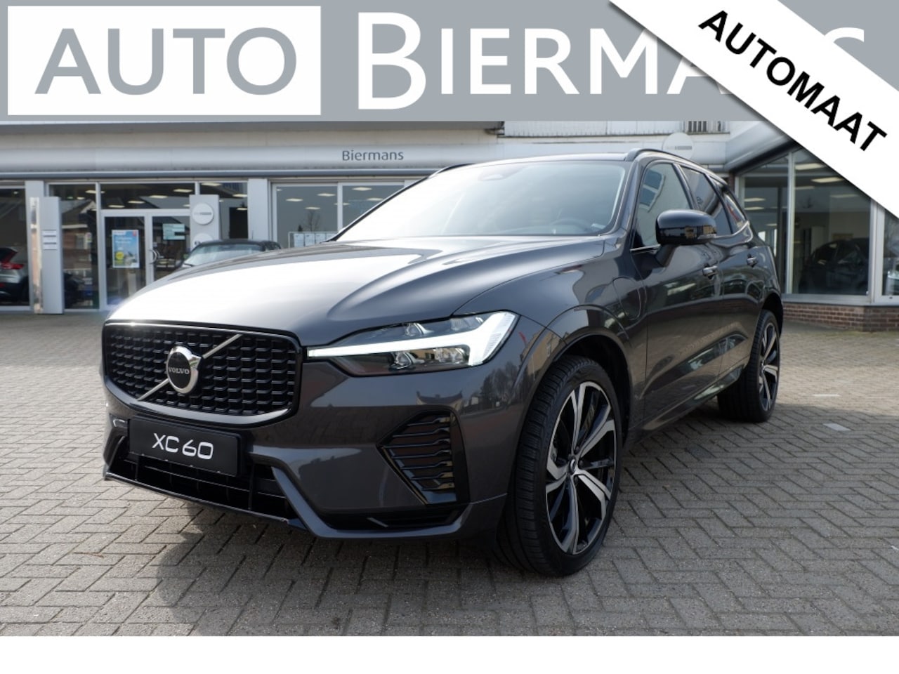 Volvo XC60 - 2.0 T8 Plus Dark / INCL. 12 mnd BOVAG / Full Option / Luchtverin - AutoWereld.nl