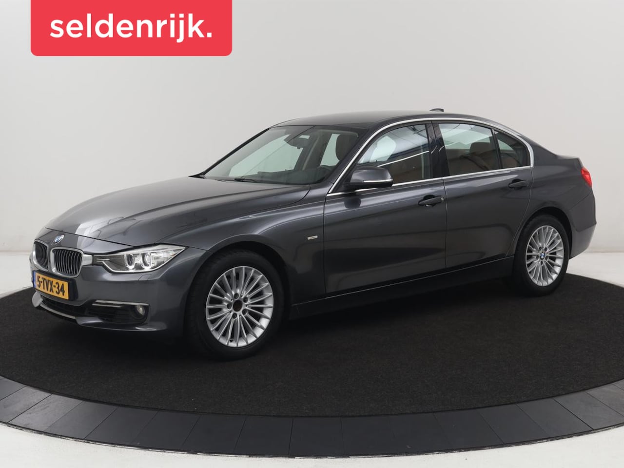 BMW 3-serie - 320i High Executive | Leder | Sportstoelen | Stoelverwarming | Full LED | Cruise control | - AutoWereld.nl