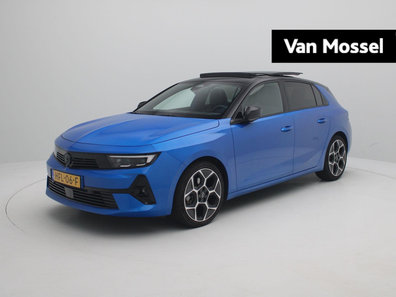 Opel Astra - 1.2 Turbo Hybrid Ultimate | Panorama dak | HUD | Winter pakket | - AutoWereld.nl