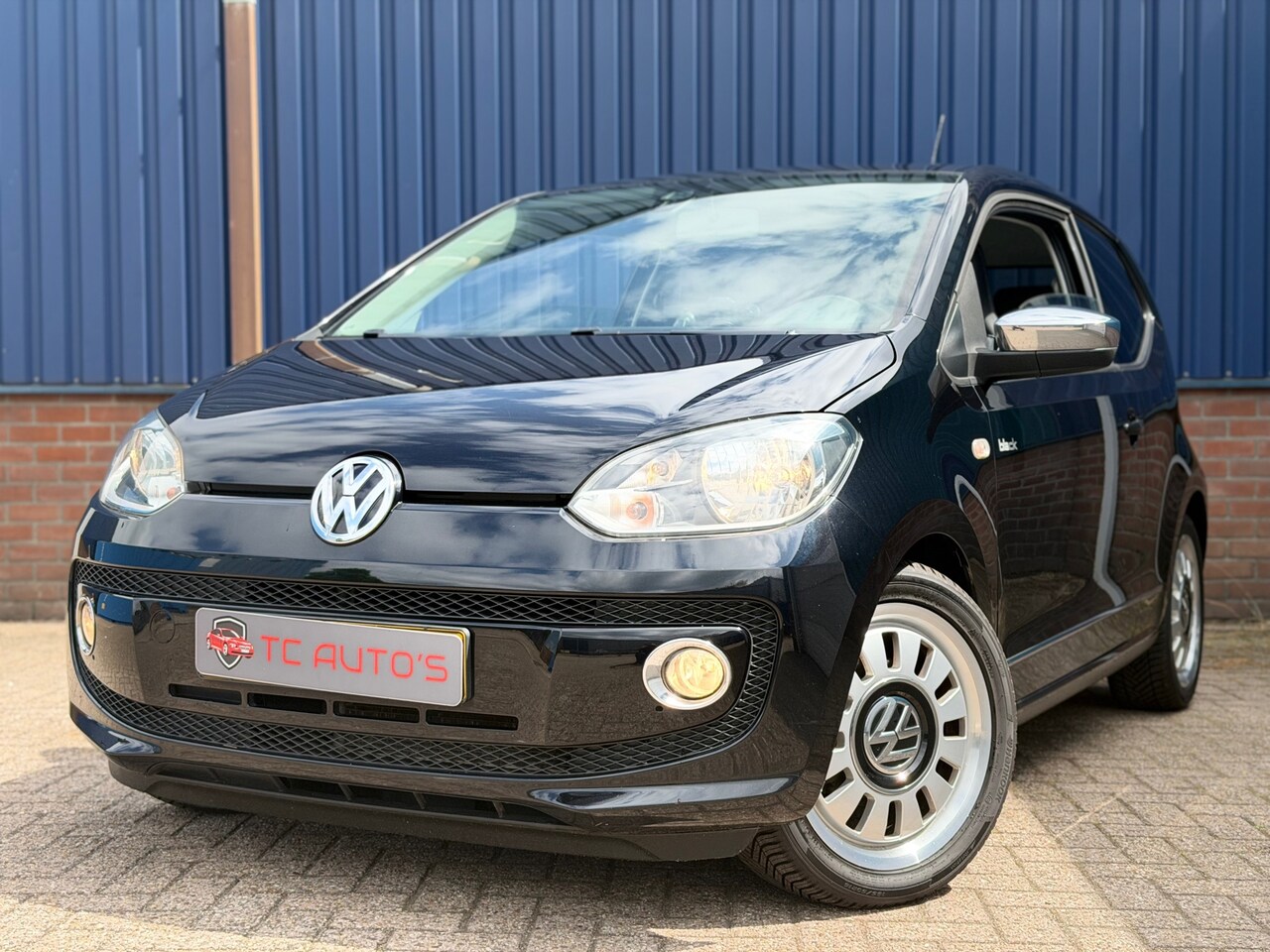 Volkswagen Up! - 1.0 high up! BlueMotion 1e eigenaar - AutoWereld.nl
