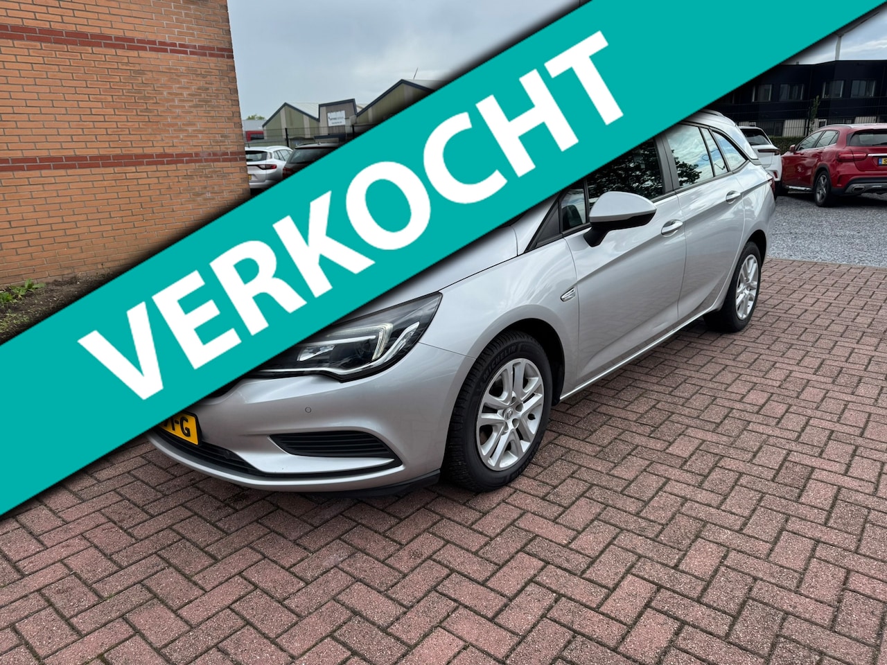 Opel Astra Sports Tourer - 1.6 CDTI Business Executive 1.6 CDTI Business Executive, Euro 6, Automaat, Apple Carplay, PDC V+A, Sport stoelen, - AutoWereld.nl