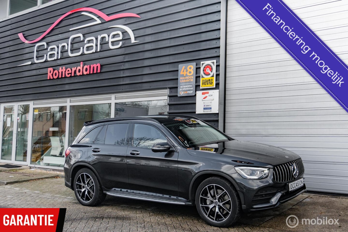 Mercedes-Benz GLC-klasse - 300e 4MATIC Business Solution AMG & Night Pakket|Pano|Sfeerverlichting|Keyless|Luchtvering - AutoWereld.nl