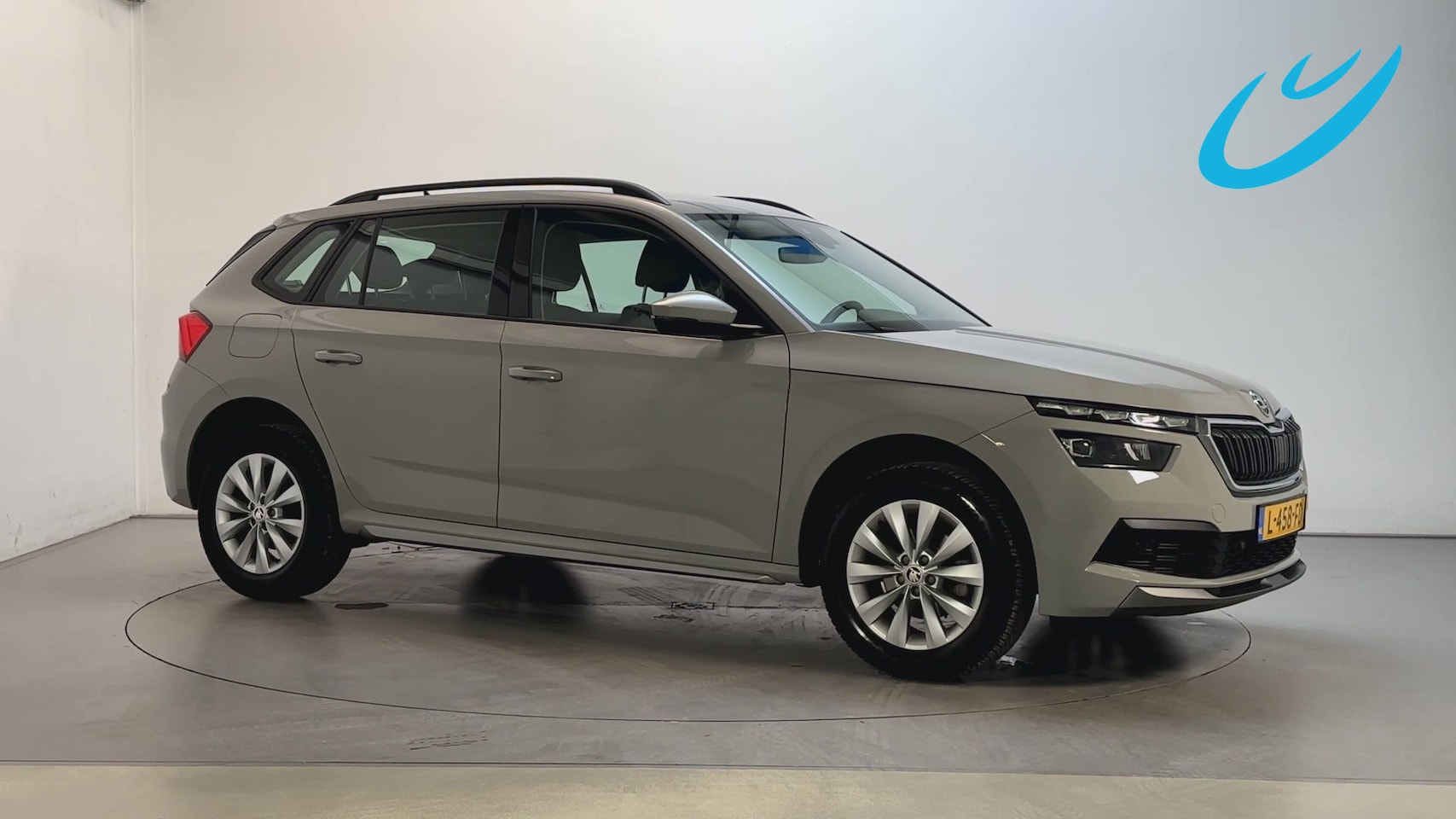 Skoda Kamiq - 1.0 TSI 110pk DSG Business Edition Parkeersensoren Stoelverwarming Trekhaak Virtual Cockpi - AutoWereld.nl