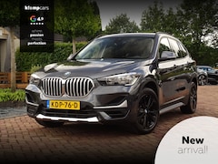 BMW X1 - xDrive20i | Pano | HarmanKardon | Trekhk | Leer | Stoelverw | Cam | FULL