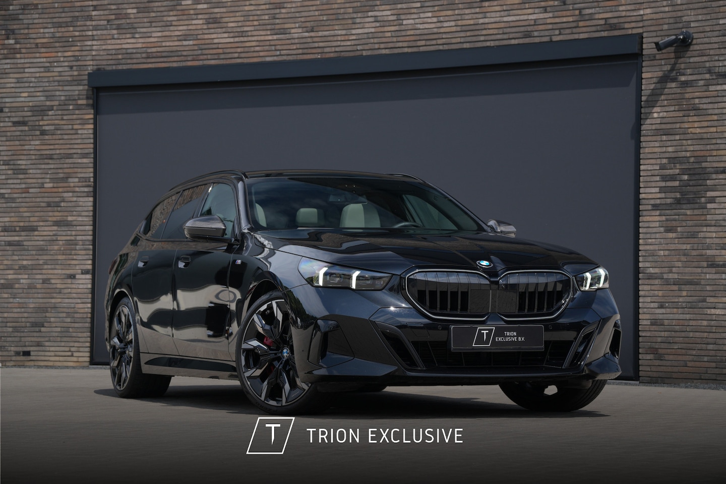 BMW 5-serie Touring - 540d xDrive M Sport Pro | Trekhaak | ACC | B&W | Stoelverwarming/Koeling | Comfortstoelen - AutoWereld.nl