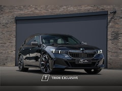BMW 5-serie Touring - 540d xDrive M Sport Pro | Trekhaak | ACC | B&W | Stoelverwarming/Koeling | Comfortstoelen