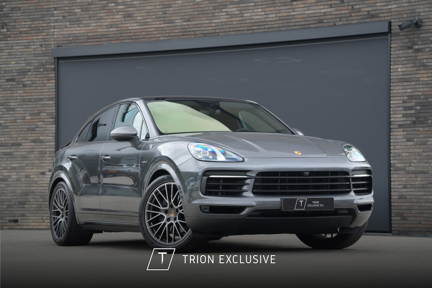 Porsche Cayenne Coupé - 3.0 E-Hybrid | Luchtvering | Sport Chrono | 360 Camera | Adapt Sportstoelen | Leder | Carp - AutoWereld.nl
