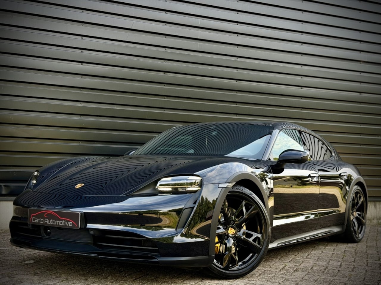 Porsche Taycan Cross Turismo - 4 93 kWh PANO|CHRONO|DUALSCREEN|18 W|LUCHTV|WARMPOMP - AutoWereld.nl