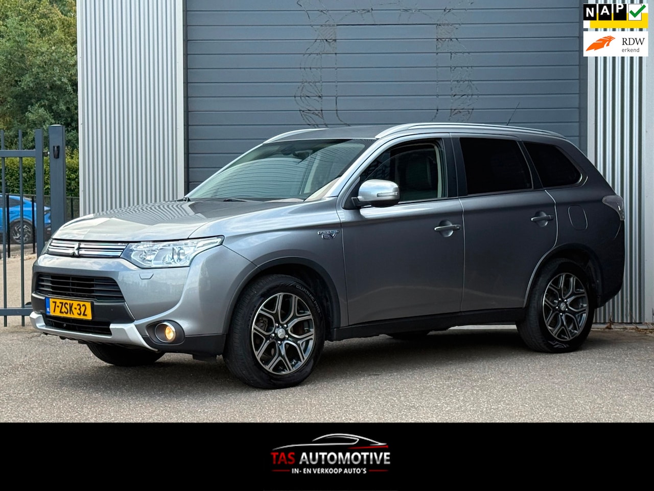 Mitsubishi Outlander - 2.0 PHEV Executive Edition X-Line 2.0 PHEV Executive Edition X-Line NAVI - AutoWereld.nl
