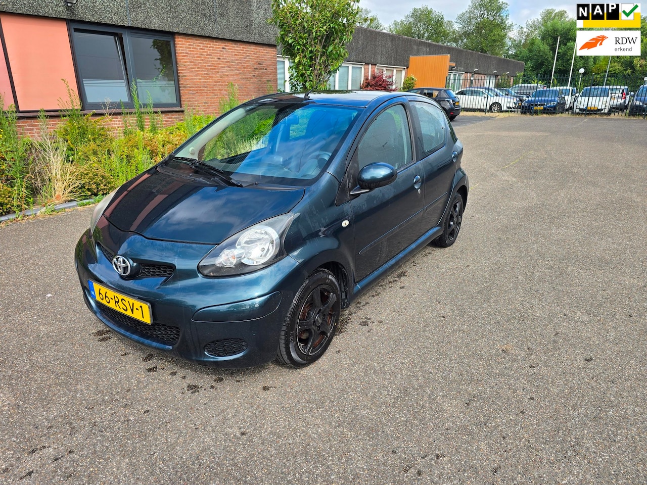 Toyota Aygo - 1.0-12V Aspiration Green Navigator Airco boekjes nap Navi - AutoWereld.nl