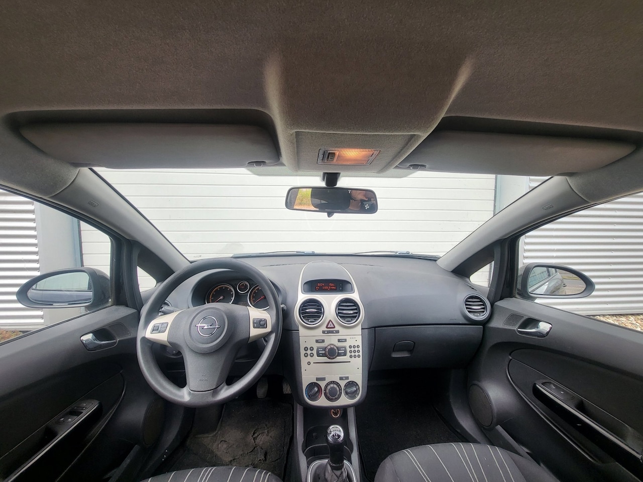 Opel Corsa - 1.2-16V Enjoy Nieuwe APK 5 Deurs - AutoWereld.nl