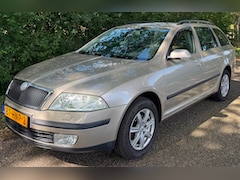 Skoda Octavia Combi - 2.0 FSI Ambiente AIRCO CRUISE APK 10-05-2027